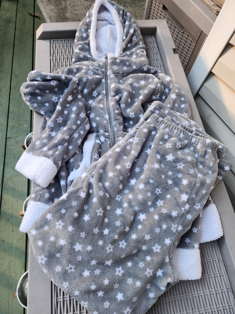 Cozy Grey Star Fleece Loungewear Set with Hood